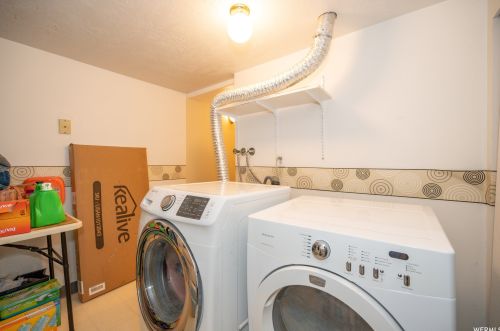 9242 Targhee Dr, Taylorsville UT 84088-6360 exterior