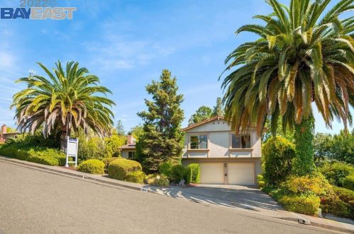 30 Greendell Pl, Concord, CA 94523-1018