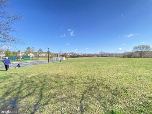 4 Dinsdale Ct, Silver Spring MD exterior