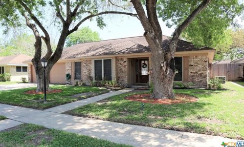 1505 Plantation Rd, Victoria, TX 77904-2284