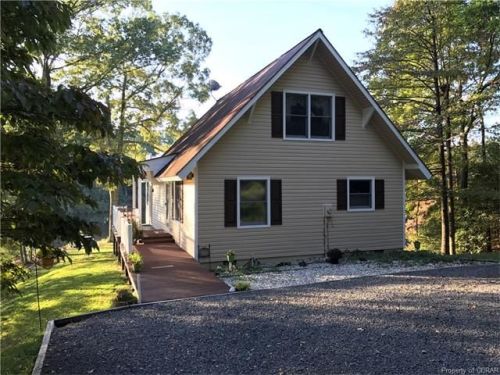 327 Deer Trail Dr, Farnham, VA 22460-2220