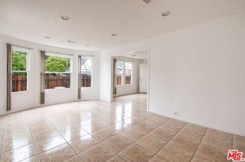 734 Adams St, Glendale CA 91206-2502 exterior