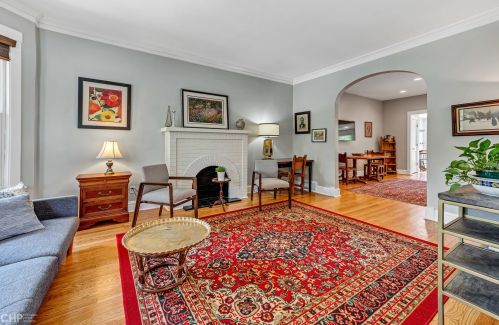 4948 Bell Ave, Chicago, IL 60625-1924
