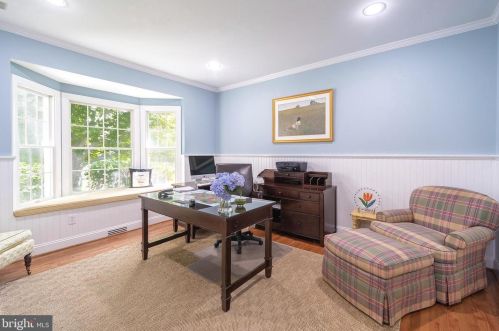 19 Walker Dr, Princeton NJ 08540-2324 exterior