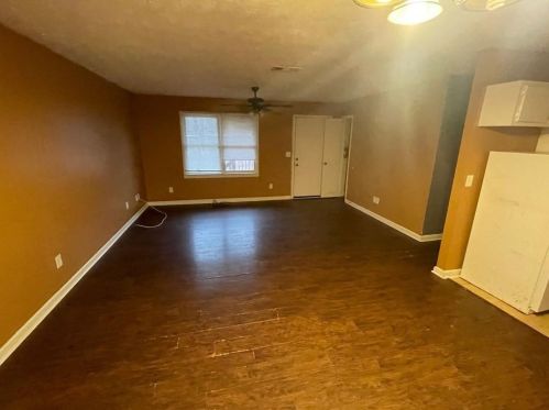 527 Scott Blvd, Forest Park, GA 30297-1220