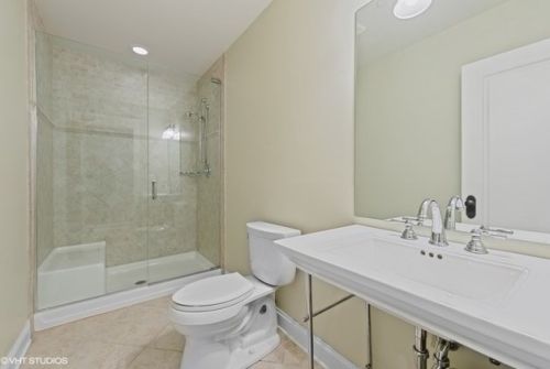 34 Gilbert Ave, Willowbrook IL  60514-1140 exterior