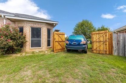 3950 Cypress Gardens Dr, Fort Worth TX  76123-1438 exterior