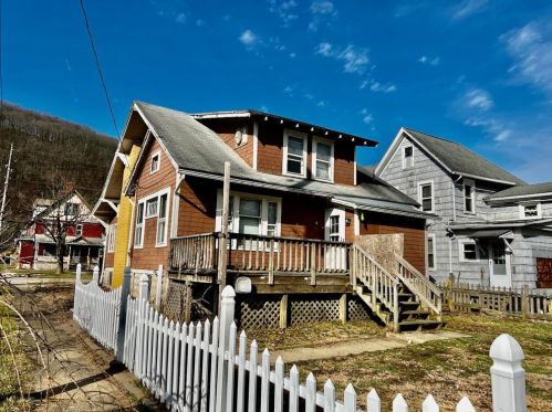 602 Liberty St, Franklin PA  16323-1161 exterior
