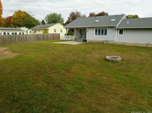 32 Laurel St, Southington CT  06489-1226 exterior