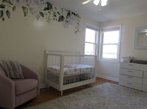2752 Jerome St, Chicago, IL 60645-1305