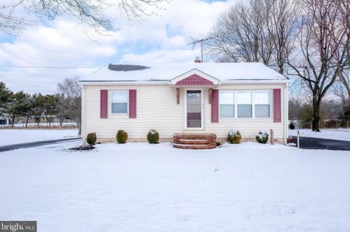 507 Plymouth St, Buena Vista Township, NJ 08310-1406