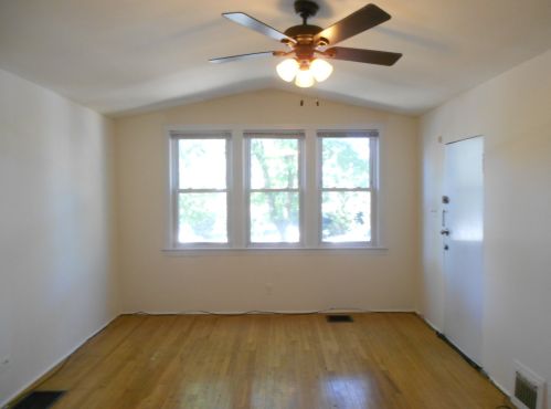 3229 Wilton Ave, Chicago, IL 60657-2279