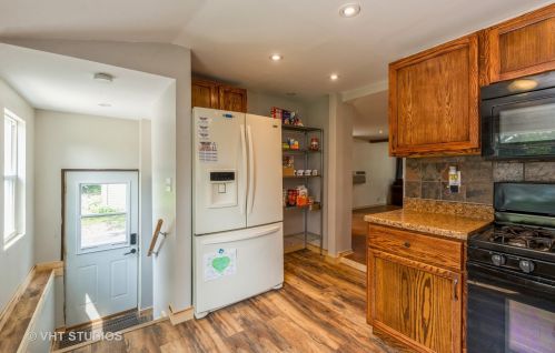 133 Sabin St, Sycamore IL  60178-1557 exterior