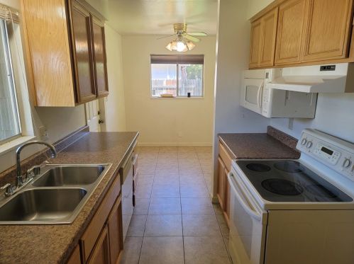 2611 Del Rey Ct, Rancho Cordova, CA 95670-3401