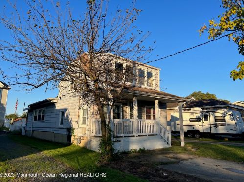 95 Seabreeze Ave, Middletown, NJ 07748-5767