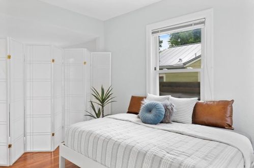 906 43rd St, Austin TX  78751-4405 exterior