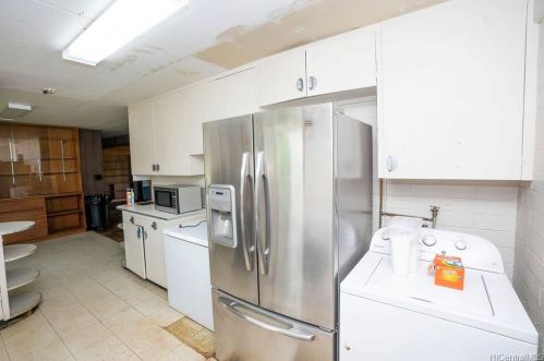 48 Akamu Pl, Honolulu HI  96817-1422 exterior