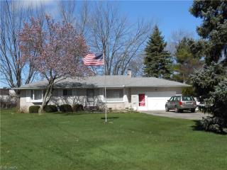 156 Normandy Dr, Concord Township, OH 44077-1618