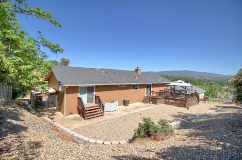 3302 Crowell Ln, Valley Springs, CA 95252-8693