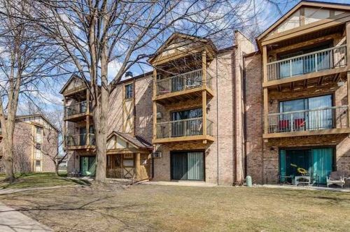 801 Dwyer Ave, Arlington Hts, IL 60005-2447