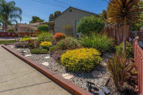 24839 Diadon Dr, Hayward, CA 94544-1815