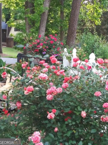 90 Cumberland Dr, Rex GA 30273-1800 exterior