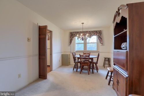 154 Amsterdam Rd, Lancaster PA  17603-9719 exterior