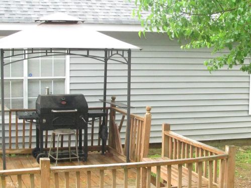 6169 Lauren Ln, Rex GA 30273-1255 exterior