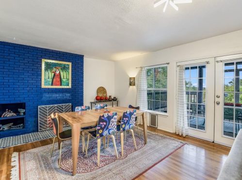 6207 Betty Cook Dr, Austin TX  78723-3313 exterior