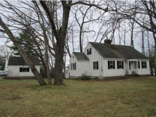 282 Ashland St, Manchester, NH 03104-3409