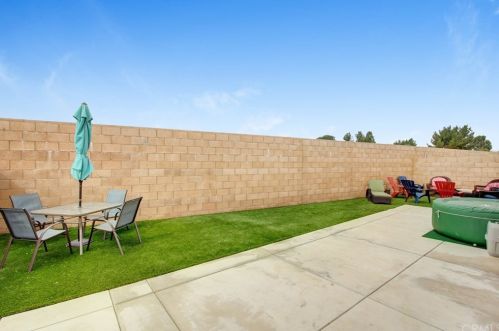 1005 Tibbot St, Rialto, CA 92377-4568