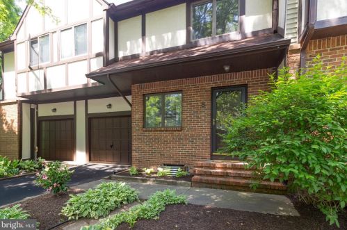 8 Beckett Ct, Trenton, NJ 08628-2230