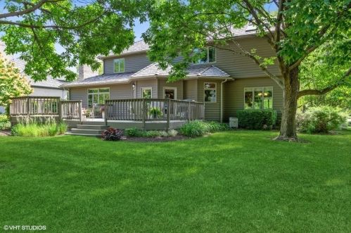 1540 Far Hills Dr, Hanover Park, IL 60103-3040
