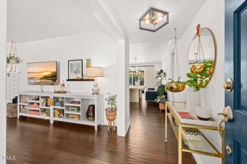 2358 Caracas St, Glendale CA  91214-3003 exterior