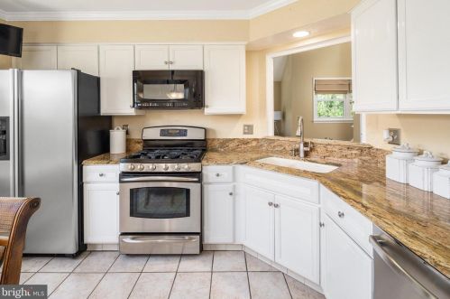527 Brickhouse Rd, Princeton NJ  08540-7363 exterior