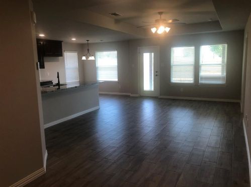 704 Prairie Creek Dr, Princeton TX  75407-6511 exterior