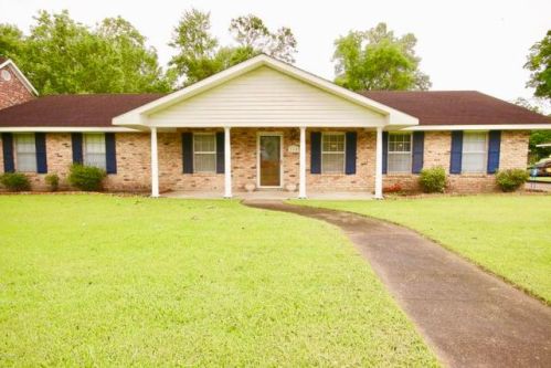 218 Davis St, Opelousas LA  70570-4858 exterior