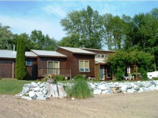 69 Firehouse Rd, Alburgh, VT 05440-4402