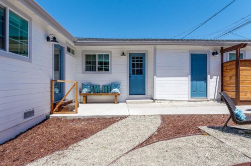 412 Monterey Ave, Capitola CA  95010-3614 exterior