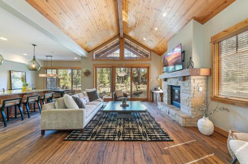 10251 Valmont Trl, Truckee CA  96161-2078 exterior