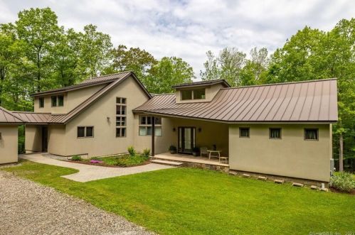 76 Hickory Hill Rd, Morris, CT 06758-1609