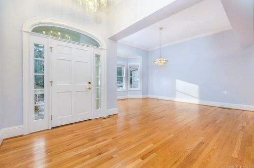 3 Stonewall Dr, Granby, CT 06090-1618
