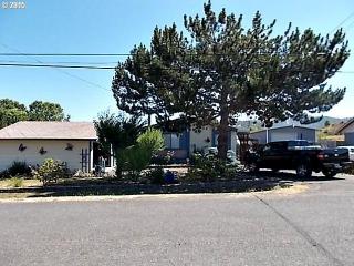 162 Rex St, Roseburg, OR 97471-4547