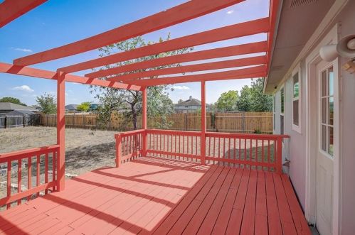 298 Spg Br Loop, Uhland TX 78640-5366 exterior