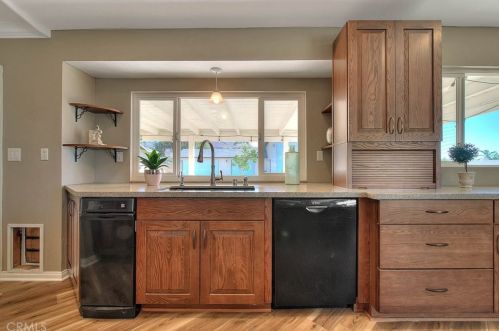 8582 Running Gait Ln, Riverside CA  92509-5106 exterior