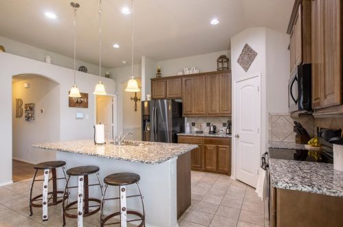 1712 Chivalry Ln, Fort Worth TX  76140-5780 exterior