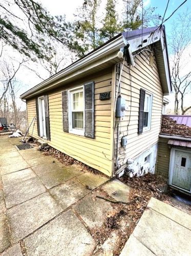 627 Seminary Ave, Noblestown, PA 15071-1628