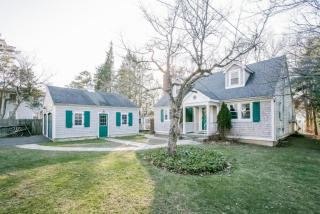 208 Sheephill Rd, Riverside CT  06878-1109 exterior