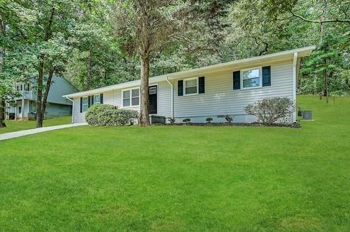 195 Pinehurst Dr, Stockbridge GA  30281-3843 exterior