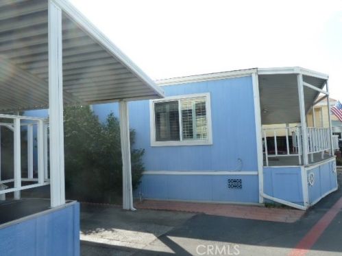 80 Huntington St, Huntington Beach CA  92648-5334 exterior
